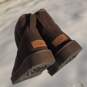 UGG (brown) size 5 woman’s